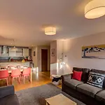 Biolay 2, Alpes Agency, Central Chamonix, Sleeps 4-6 *