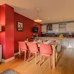 Appartement Biolay 2, Alpes Agency, Central Chamonix, Sleeps 4-6 Chamonix