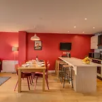 Apartment Biolay 2, Alpes Agency, Central Chamonix, Sleeps 4-6 Chamonix