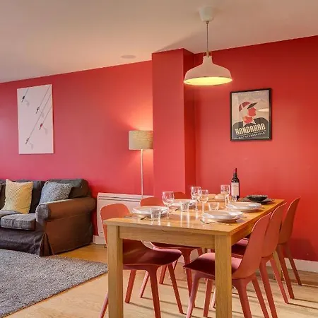 Appartement Biolay 2, Alpes Agency, Chamonix, Sleeps 4-6 Chamonix