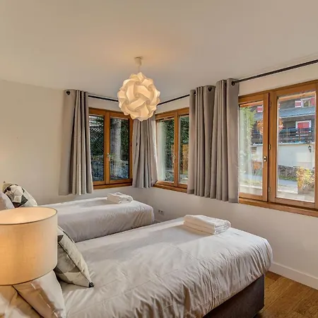 Apartment Biolay 2, Alpes Agency, Chamonix, Sleeps 4-6 *