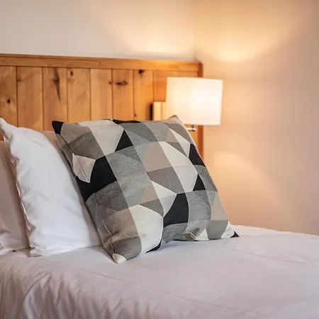 Apartment Biolay 2, Alpes Agency, Chamonix, Sleeps 4-6 *